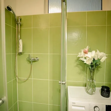 公寓 Wilcza 3g - 260m Od Ambasady Usa, 1km Od Dworca Centralnego 华沙