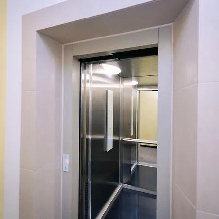 Wilcza 3g - 260m Od Ambasady Usa, 1km Od Dworca Centralnego アパート