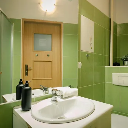 Apartment Wilcza 3g - 260m Od Ambasady Usa, 1km Od Dworca Centralnego
