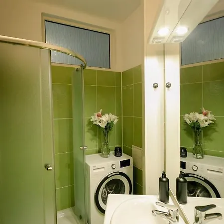 Wilcza 3g - 260m Od Ambasady Usa, 1km Od Dworca Centralnego Varşova