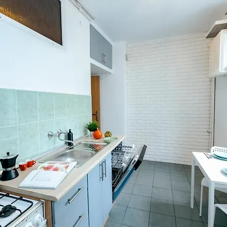 Wilcza 3g - 260m Od Ambasady Usa, 1km Od Dworca Centralnego * Varşova